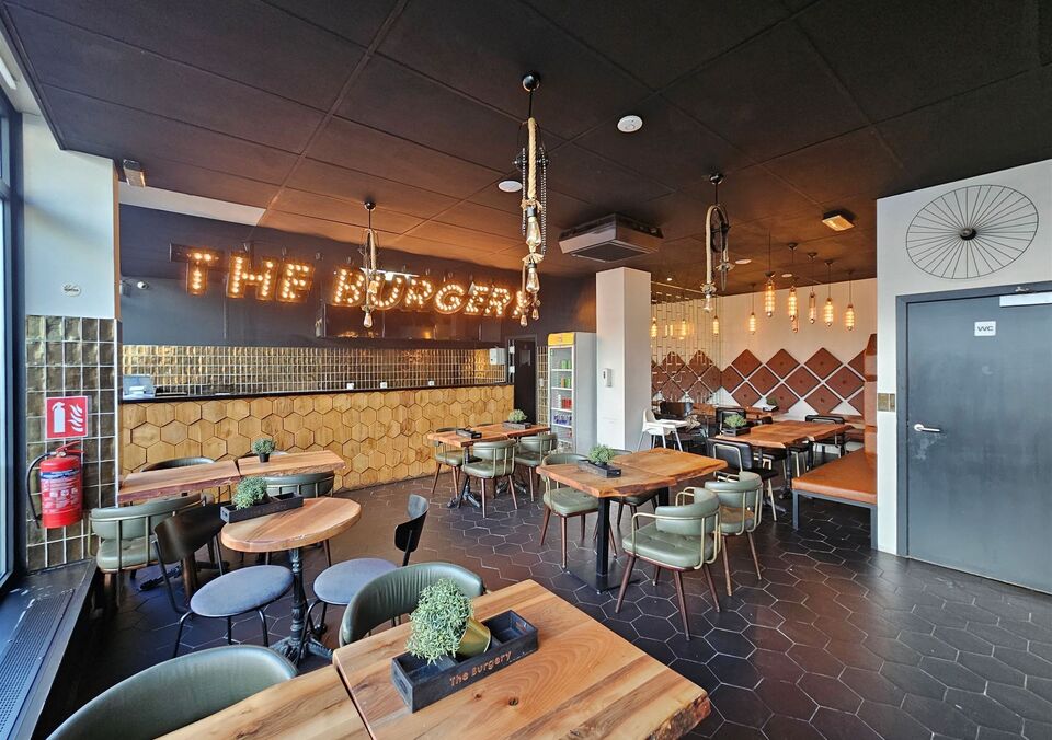 Handelsgelijkvloers te koop in GENK