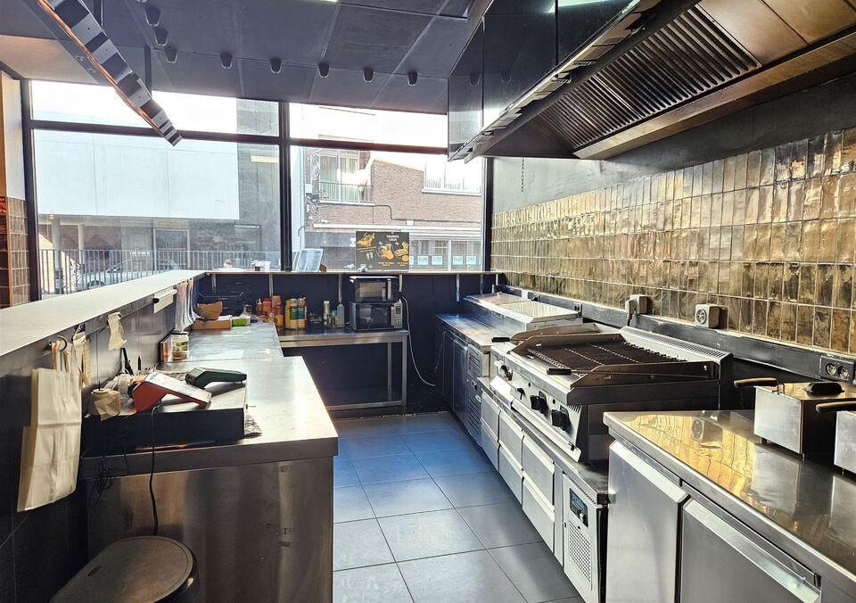 Handelsgelijkvloers te koop in GENK