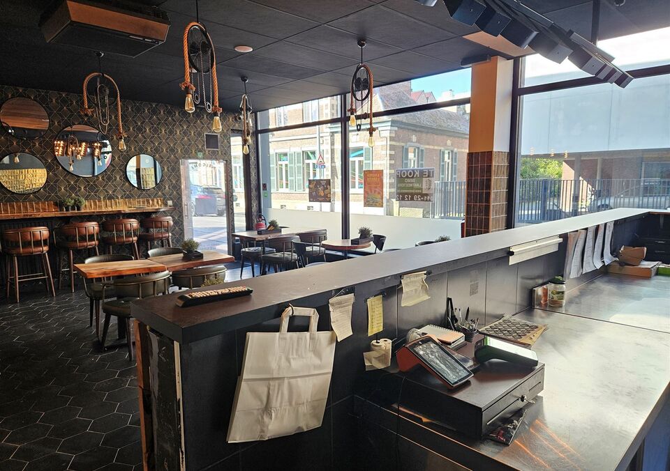 Handelsgelijkvloers te koop in GENK