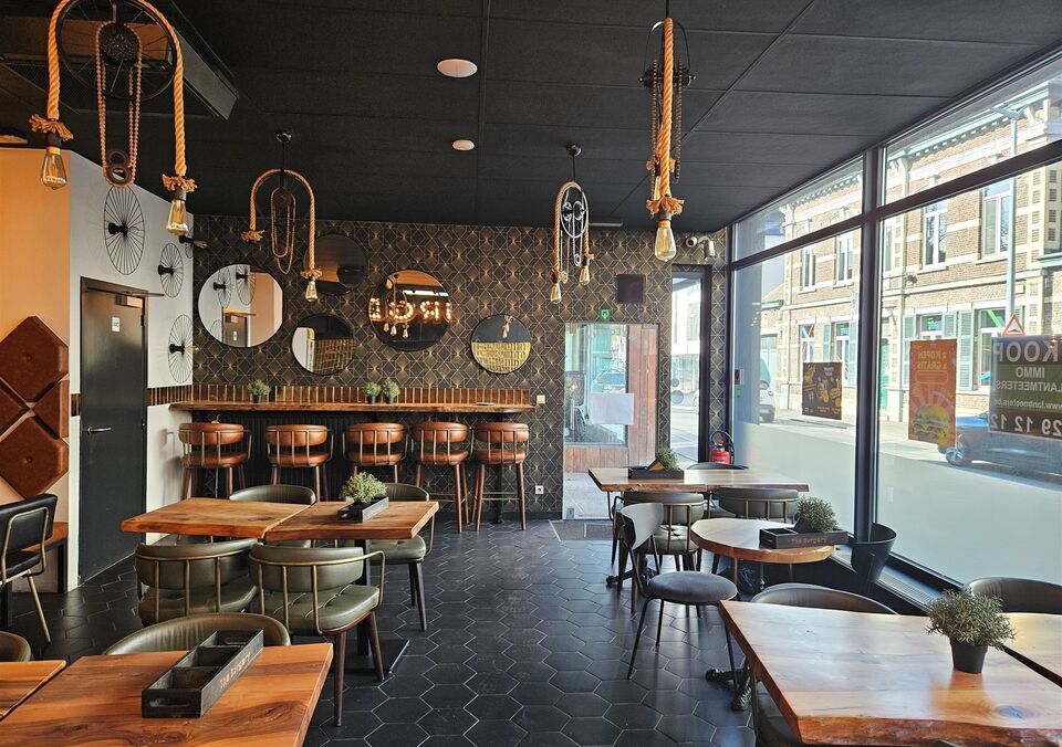 Handelsgelijkvloers te koop in GENK