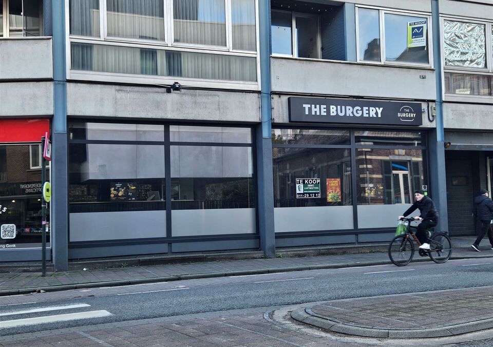Handelsgelijkvloers te koop in GENK