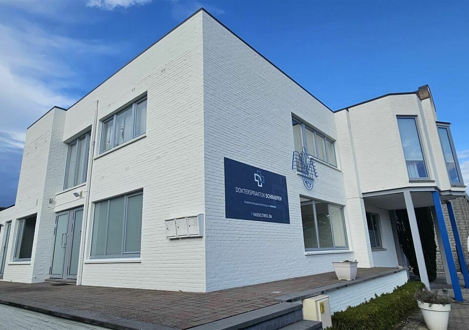 Handelspand met woonst te koop in GENK